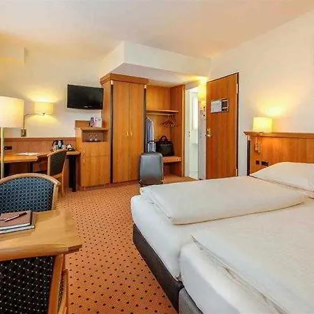 Mercure Altstadt Hotel 3*