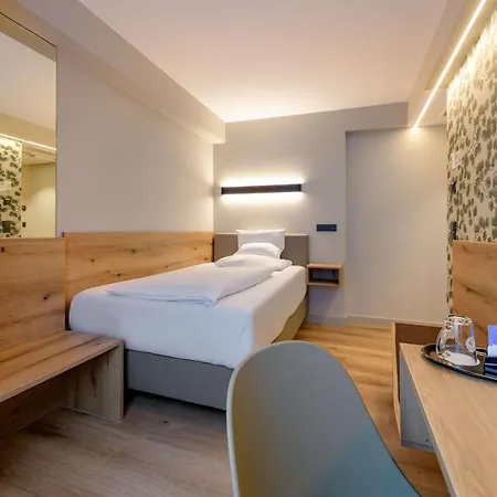 Mercure Altstadt 3*