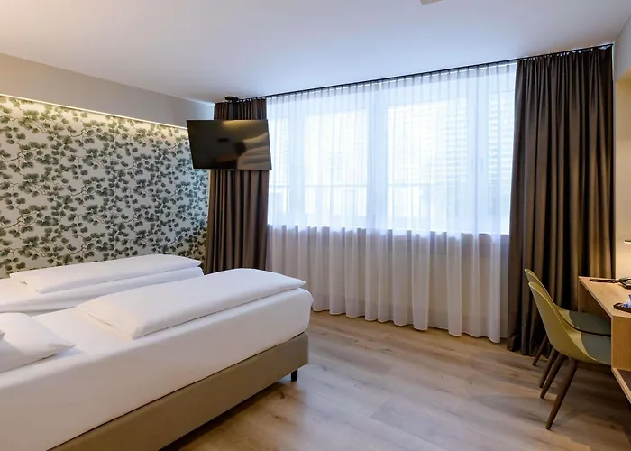 メルキュール アルトシュタット 3*