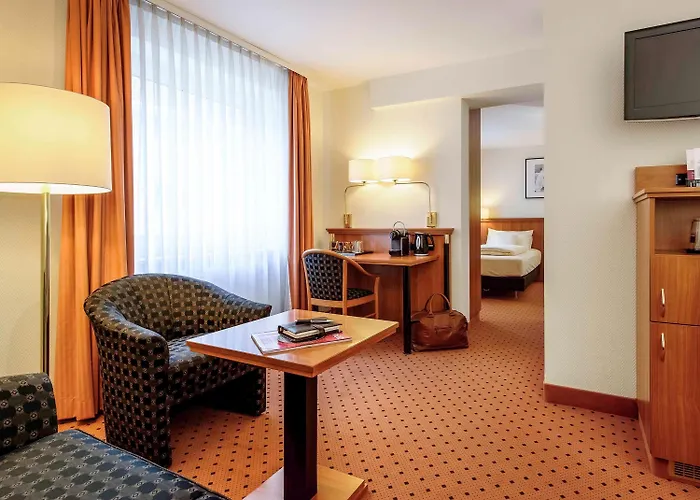 メルキュール アルトシュタット 3*