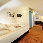 Mercure Altstadt Hotel 3*
