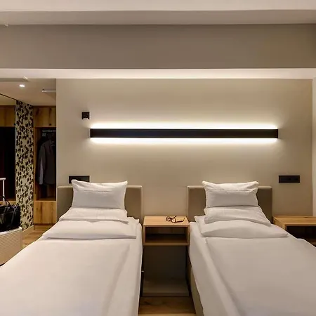 Mercure Altstadt Hotel 3*